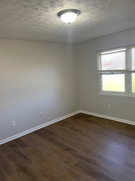 Building Photo - 438 Red Tulip Ct