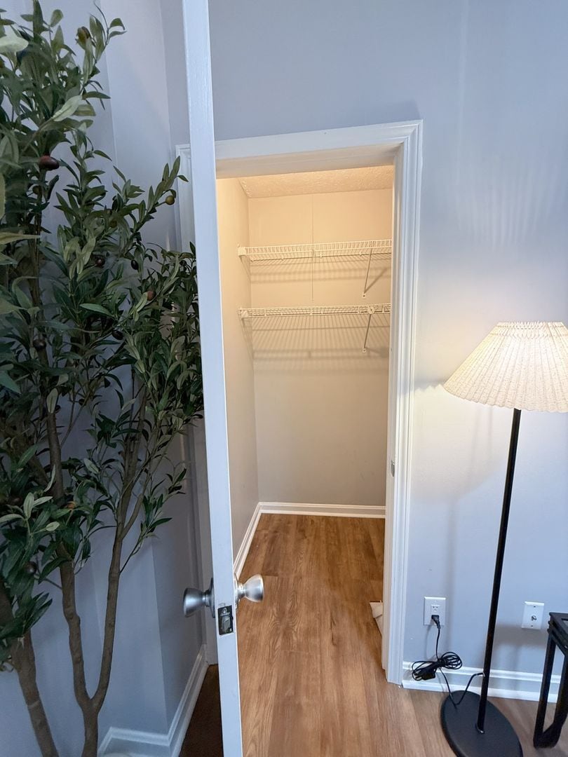 Building Photo - 2738 Brownsboro Rd