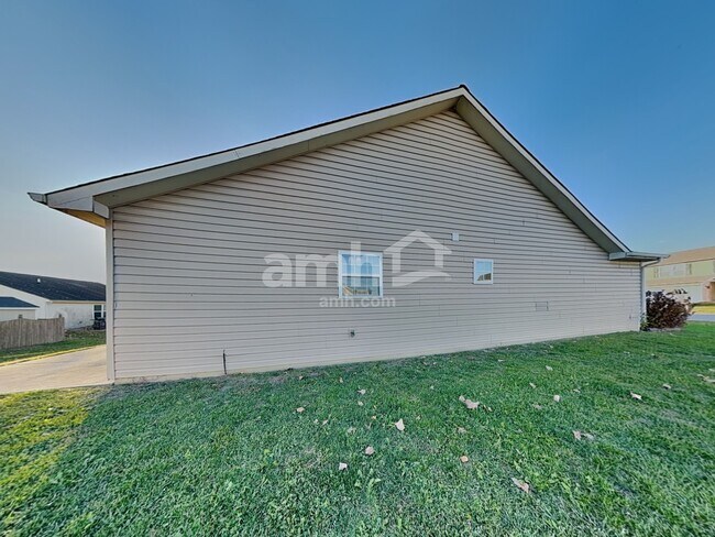 Building Photo - 1438 Dowell St