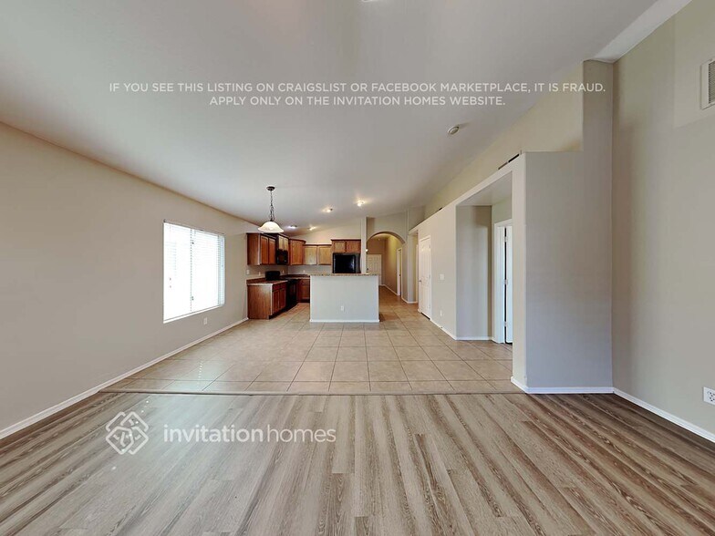 Building Photo - 2752 W Grenadine Rd
