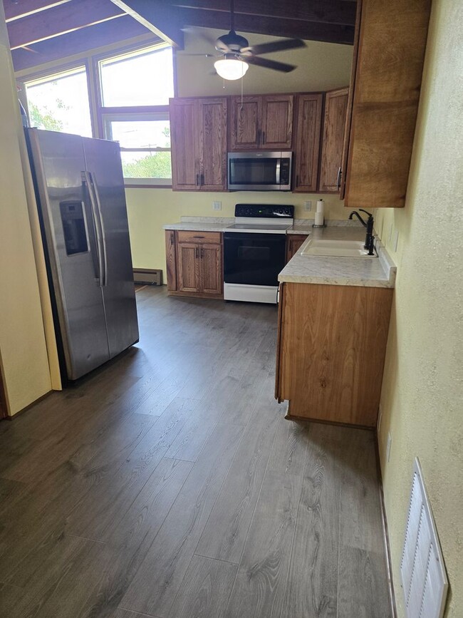 Building Photo - Move in Ready Ranch home in Westminster