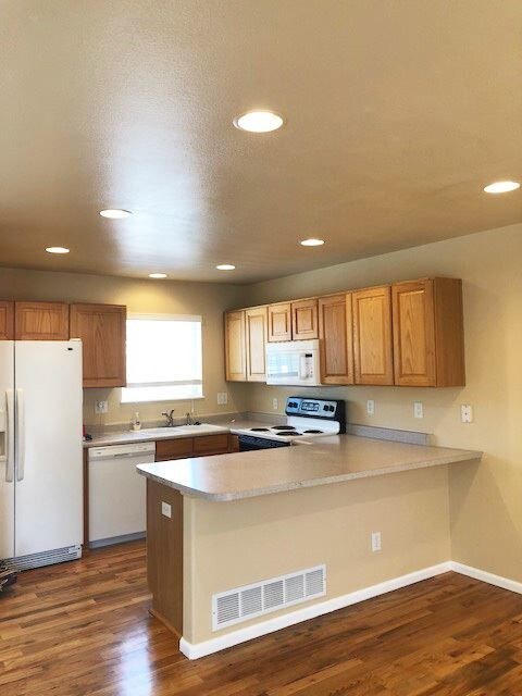 Building Photo - 3 br, 2.5 bath House - 2242 Jeanette Way