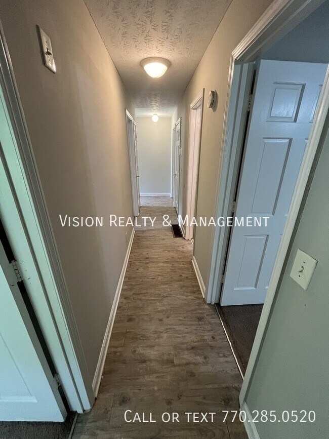 Building Photo - 55 S Greenwood Dr