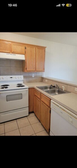 Building Photo - 1301 Chips Dr