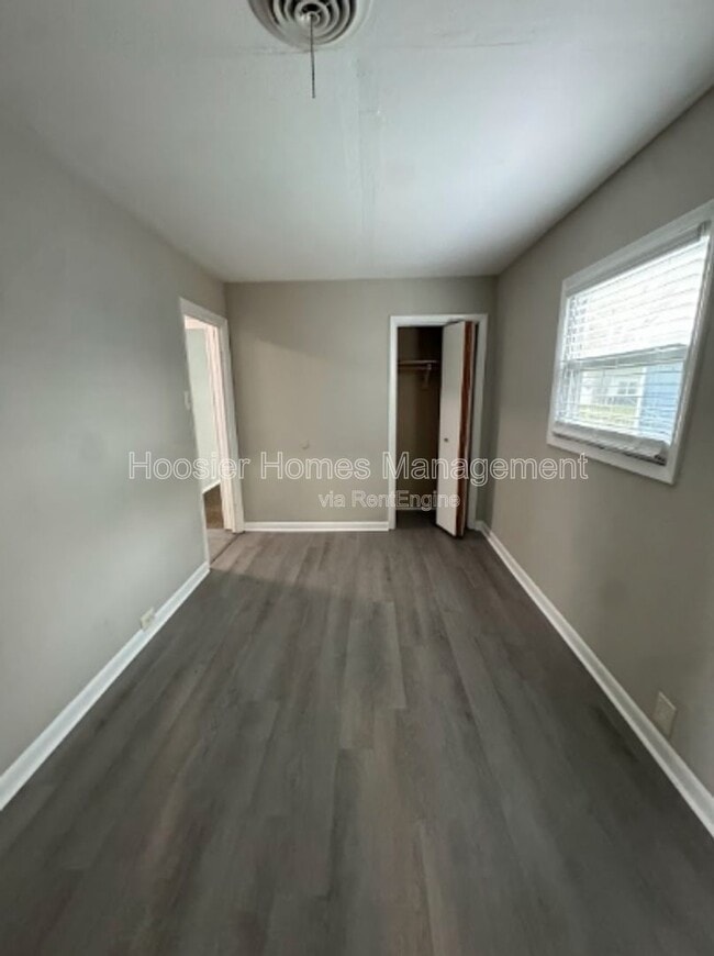 Building Photo - 1023 E Dixon St