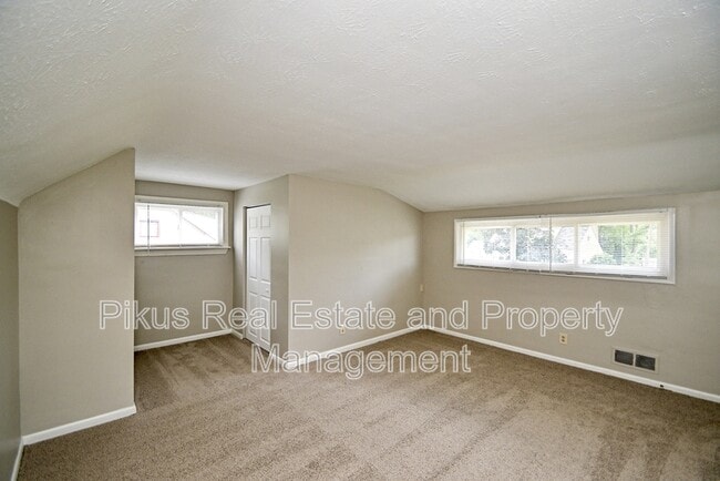 Building Photo - 3055 13th St