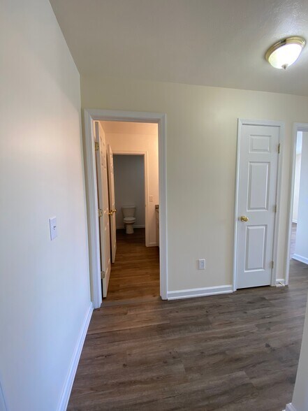 Building Photo - 204 Betsinger Rd