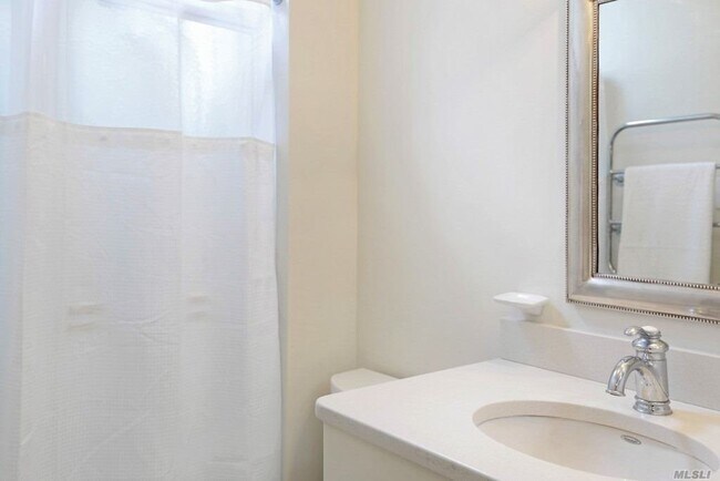 Building Photo - 3600 Pequash Ave