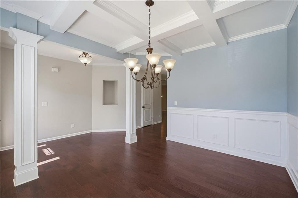 Building Photo - 4910 Belcrest Way