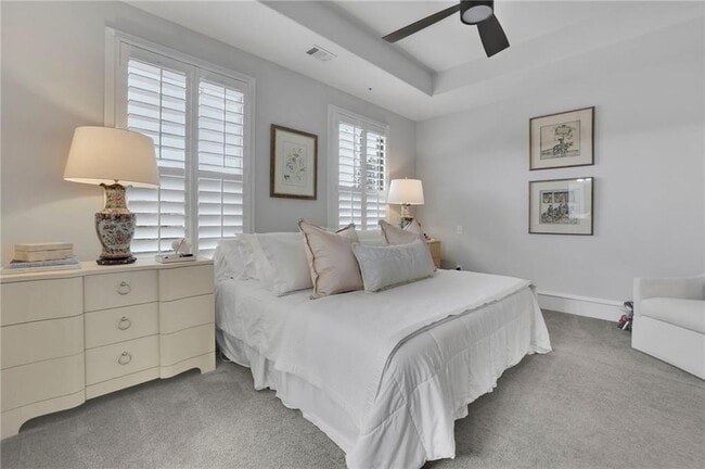 Building Photo - 885 3rd St