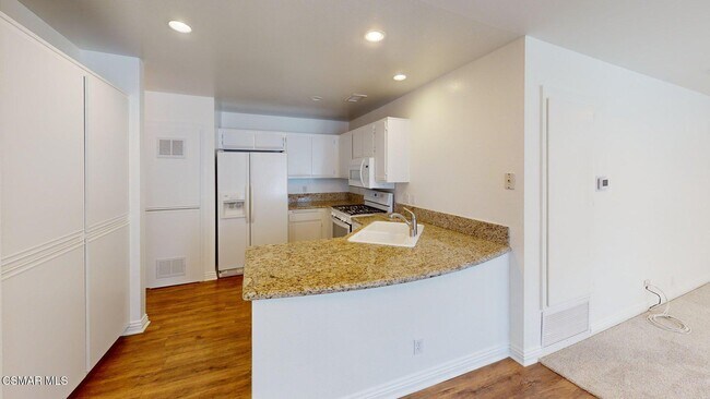 Building Photo - 177 Via Colinas