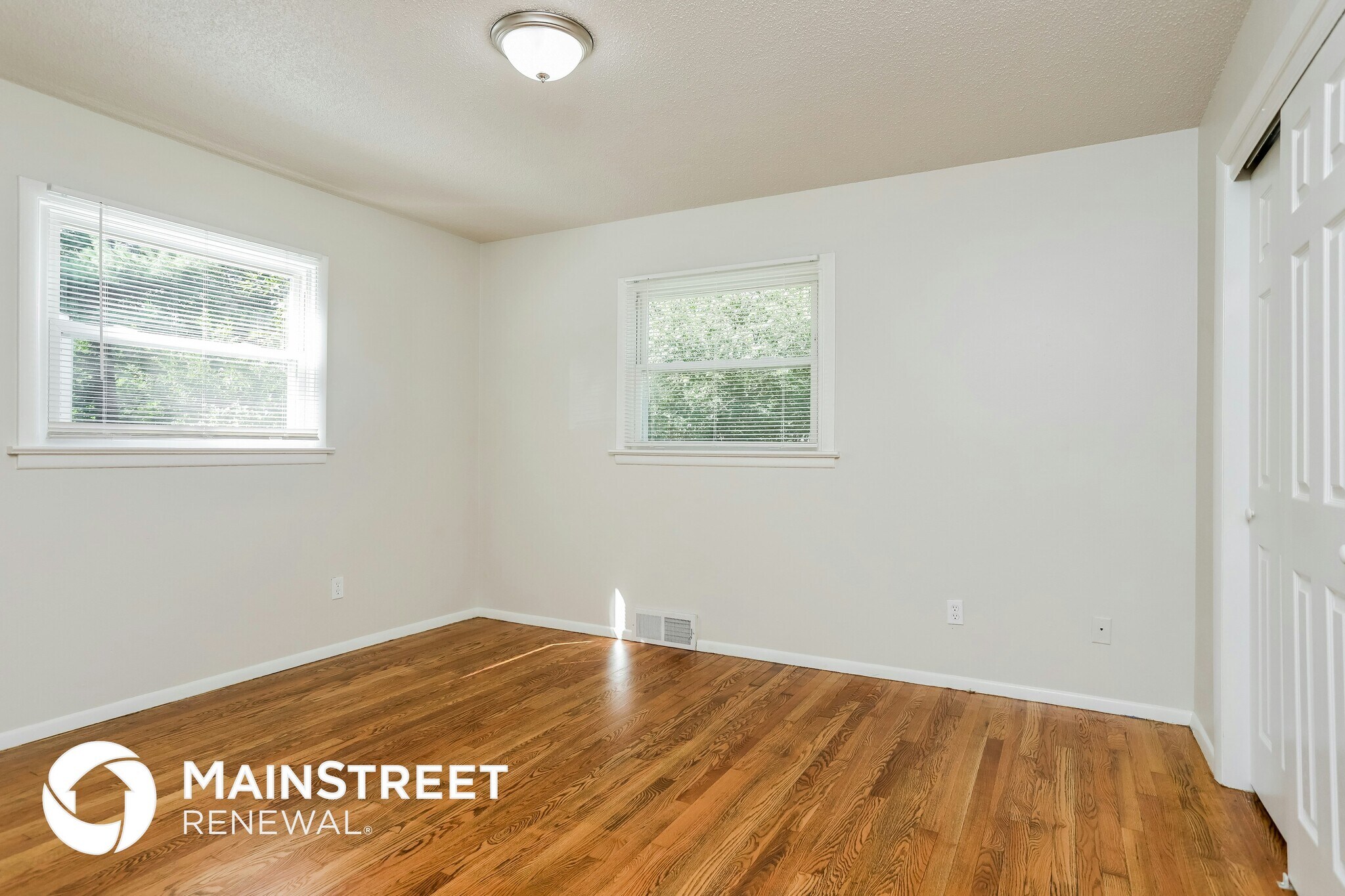 Building Photo - 1455 Broadlawns Ln