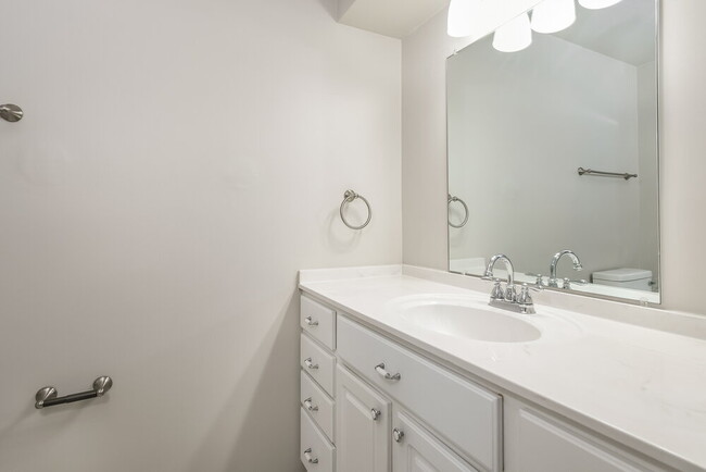 Building Photo - 810 Grand Cayman Ct