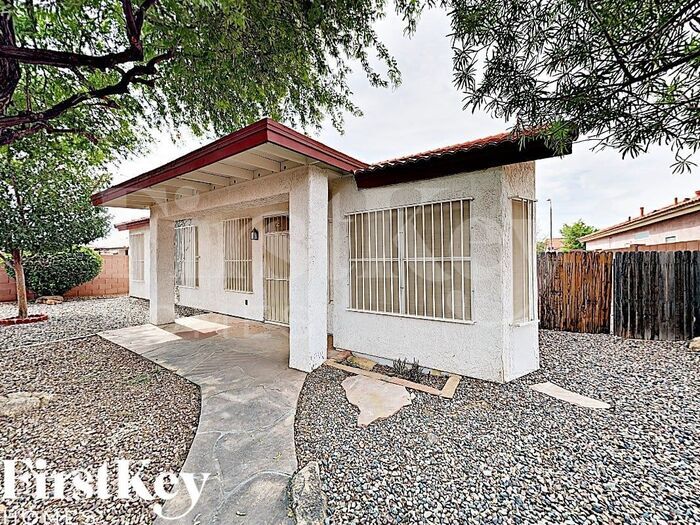 Building Photo - 8626 W Aster Dr