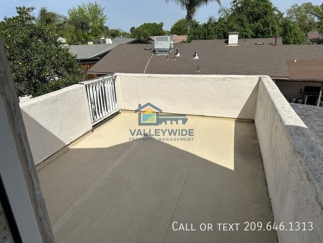 Building Photo - 1006 Moffett Rd