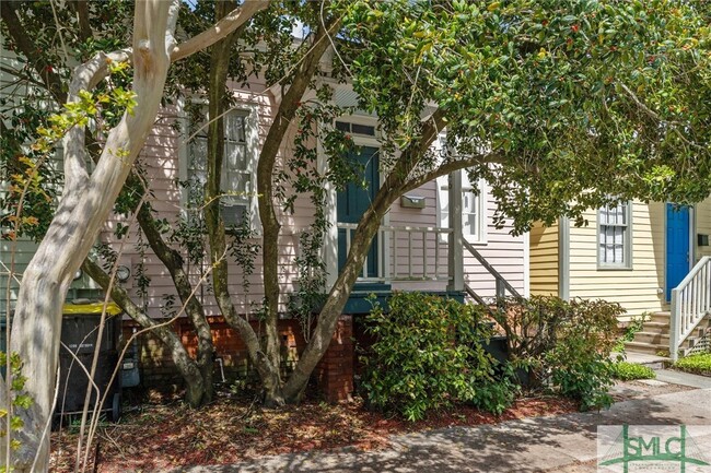 Primary Photo - 526 E Charlton St