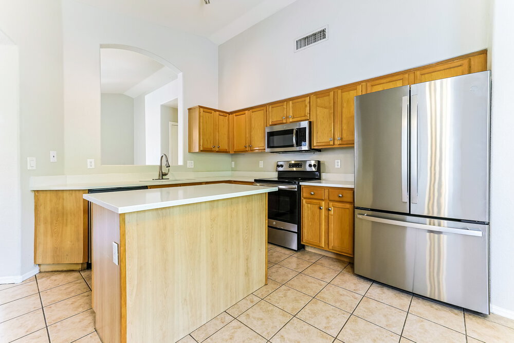 Building Photo - 1051 N San Benito Dr
