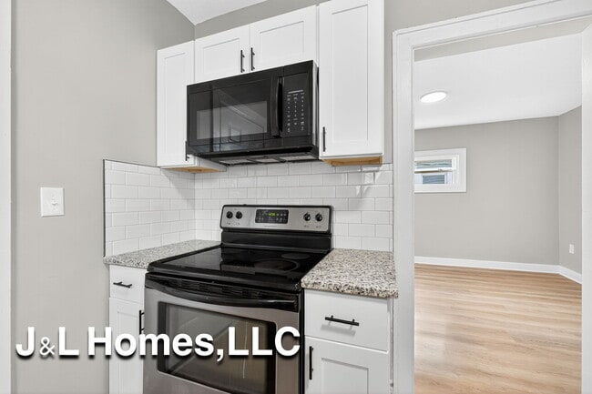 Building Photo - 888 Miller Ave