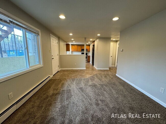 Building Photo - 2340 King St