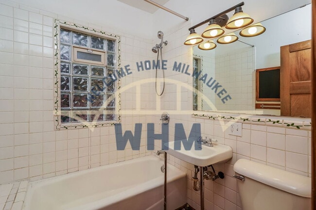 Building Photo - 1603 E Hampshire St