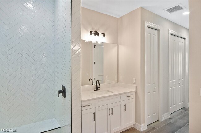 Building Photo - 1906 Northwest 28th Ave