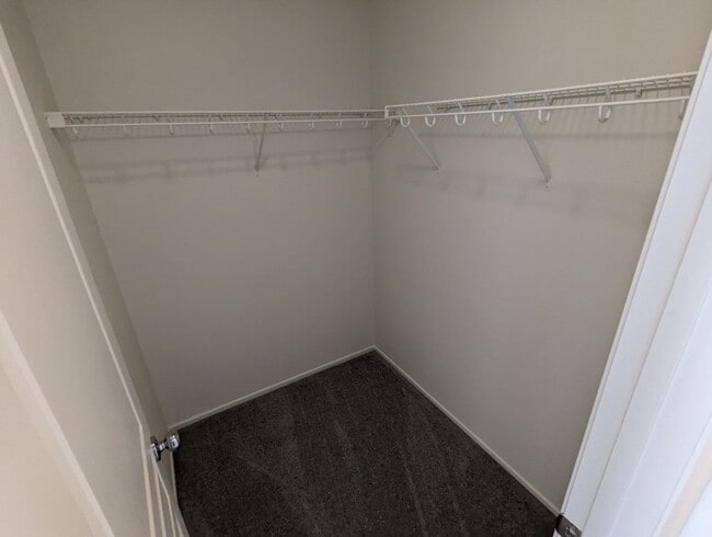 Building Photo - 10807 Mason Hill Ave