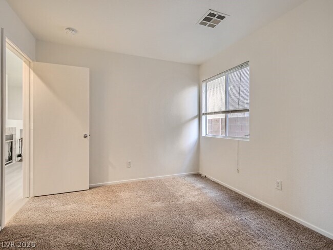 Building Photo - 1220 Swanbrooke Dr