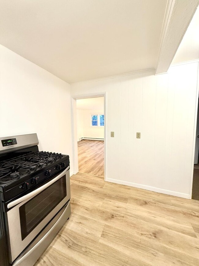 Building Photo - 473 Wilbur Ave