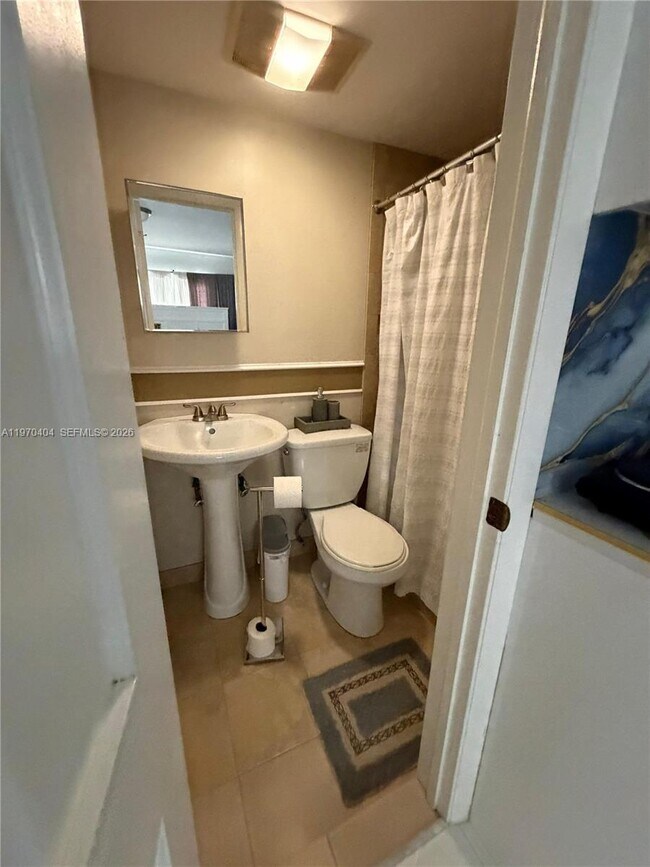 Building Photo - 45 SW 28th Rd