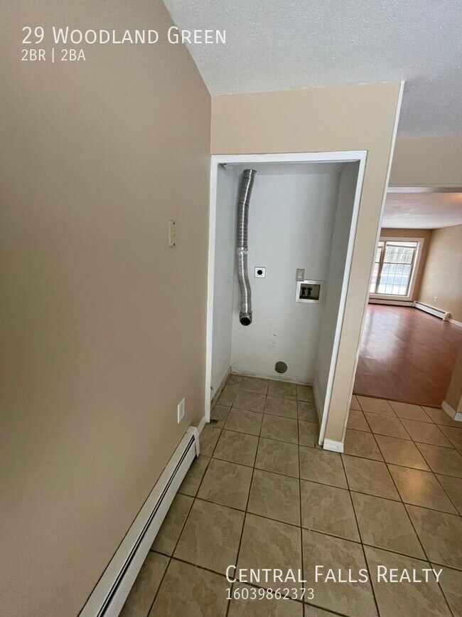 Building Photo - 29 Woodland Green