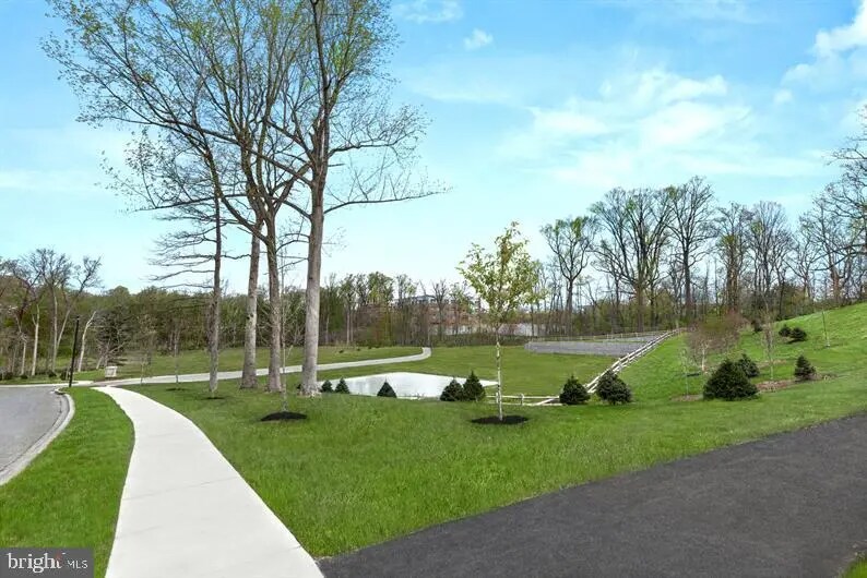 Building Photo - 606 Phalen Ct