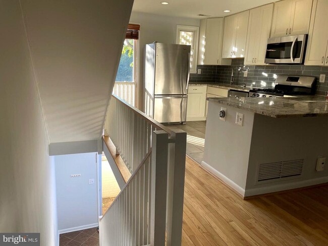 Building Photo - 108 G St SW