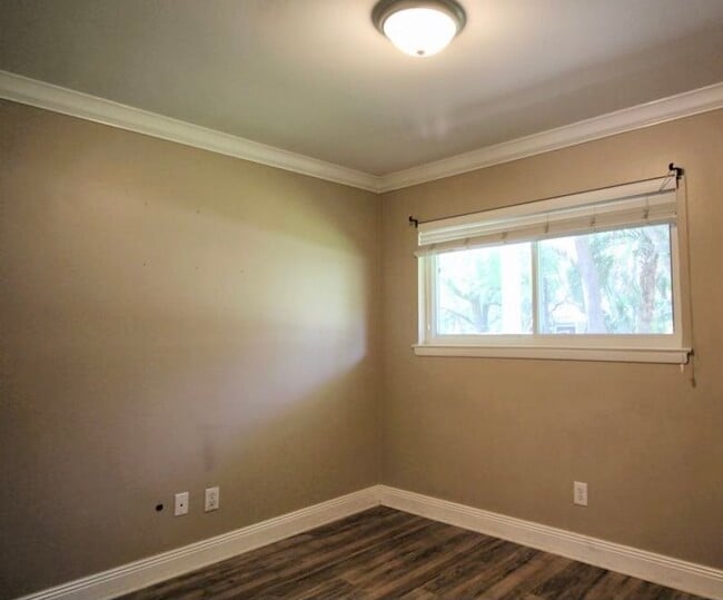 Building Photo - 550 Pocahontas Dr