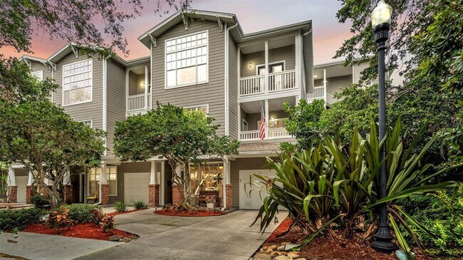 Building Photo - 807 S Oregon Ave
