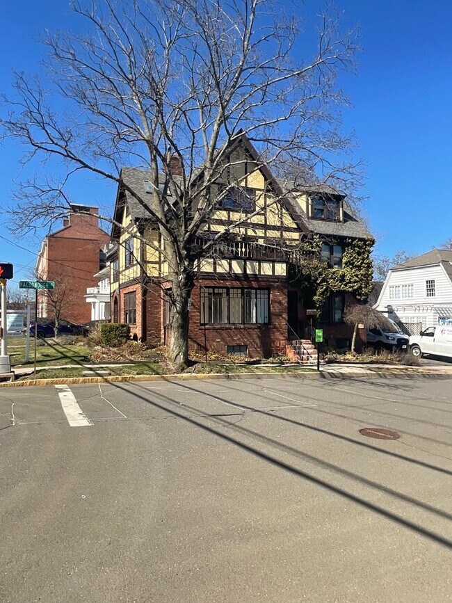 Building Photo - 0 Macdonough Place