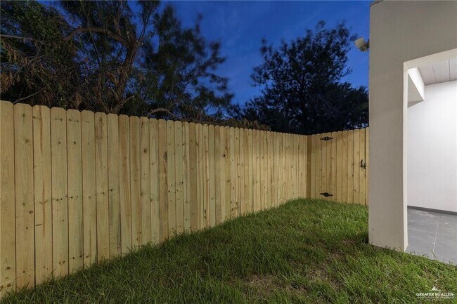 Building Photo - 29 Sunset Dr
