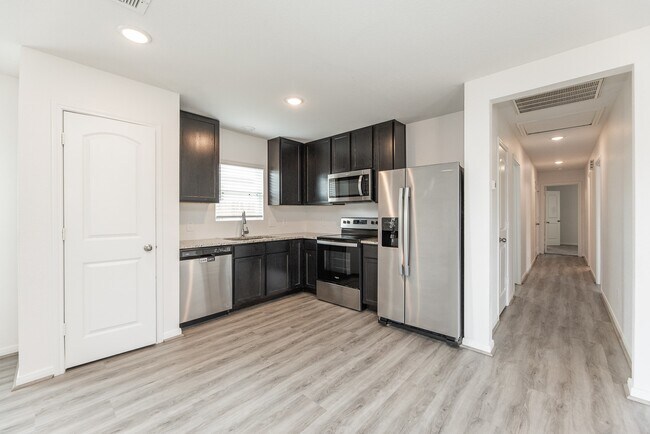 Building Photo - 13010 Sorrento Bay Dr