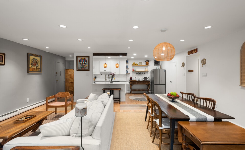 Building Photo - 48 Llanfair Rd