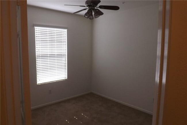 Building Photo - 15 Tulare Dr