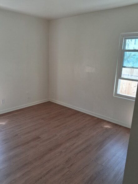 Building Photo - 626 Emory St