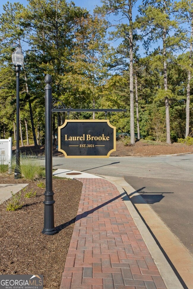 Building Photo - 3042 State St