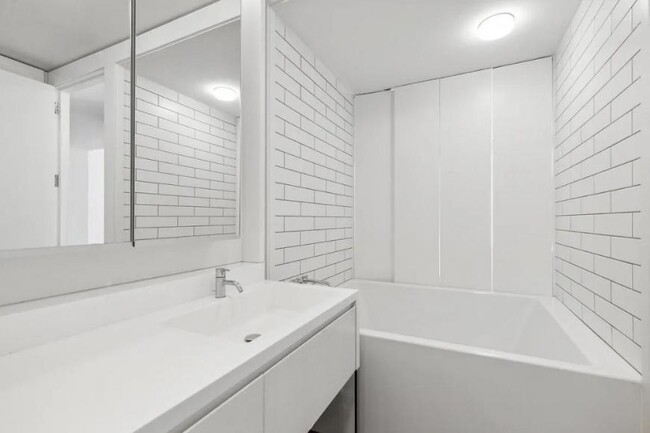 Building Photo - 2 bedroom in New York NY 10005
