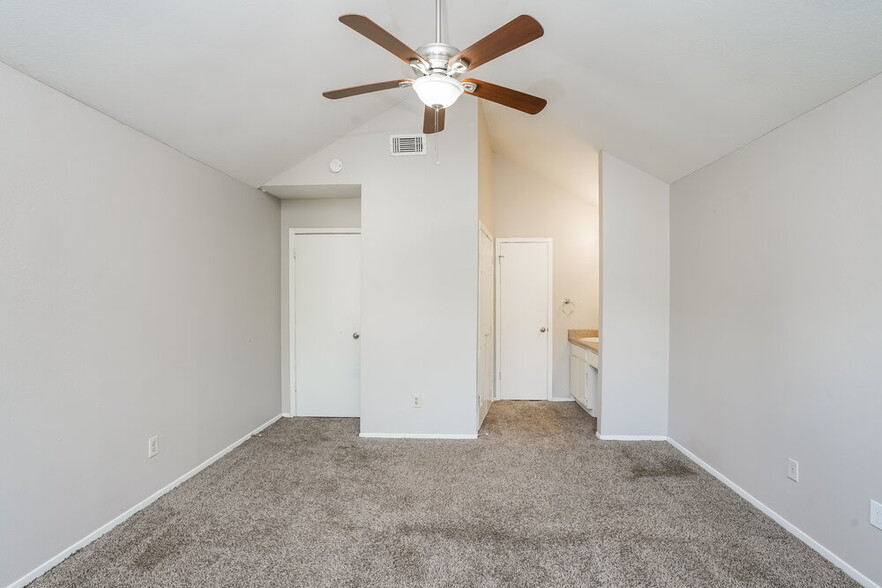 Building Photo - 5907 Beaconridge Dr