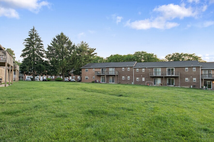 Primary Photo - Fox Pointe