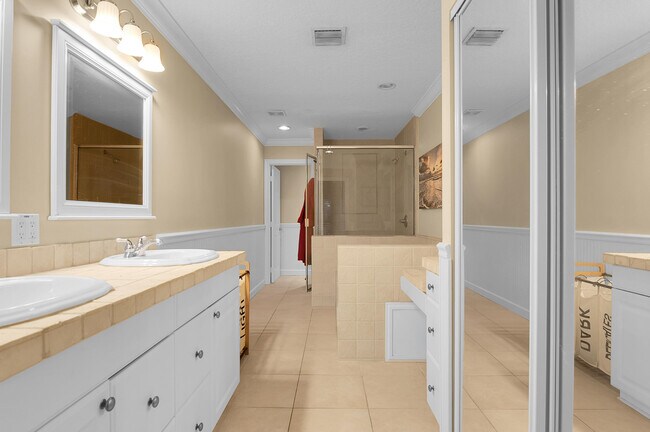 Building Photo - 22860 Ironwedge Dr