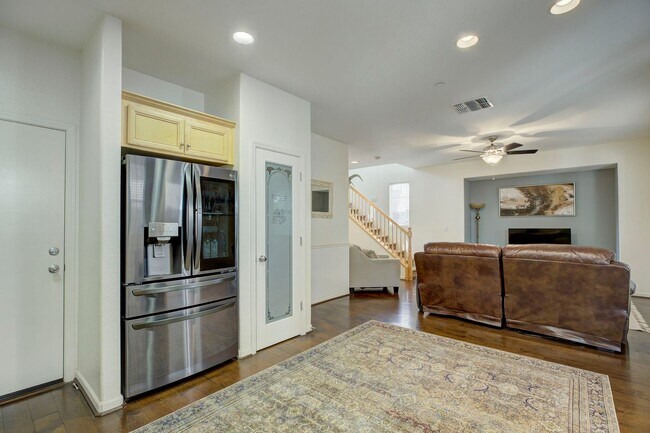 Building Photo - Experience the Best of Lincoln Crossing Li...