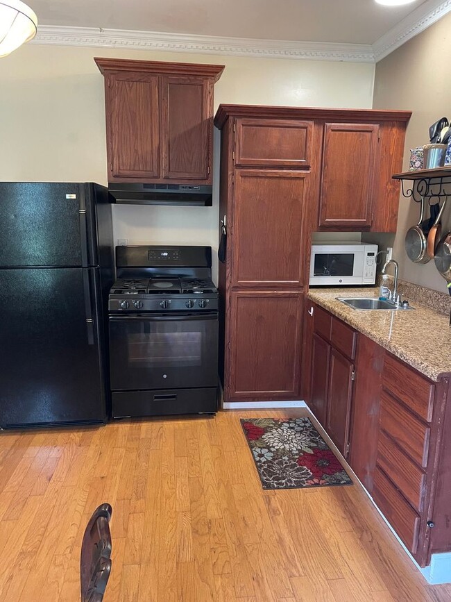 Building Photo - 174 Schools Dr