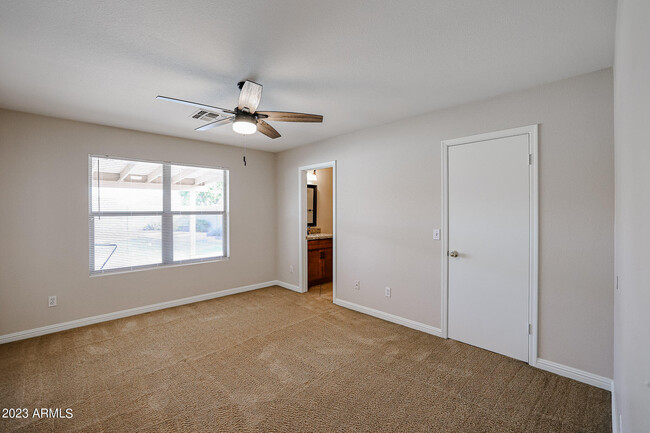 Building Photo - 10514 W Foothill Dr