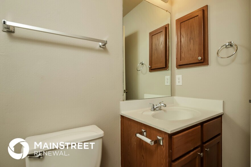 Building Photo - 3927 Nuttall Oak Dr