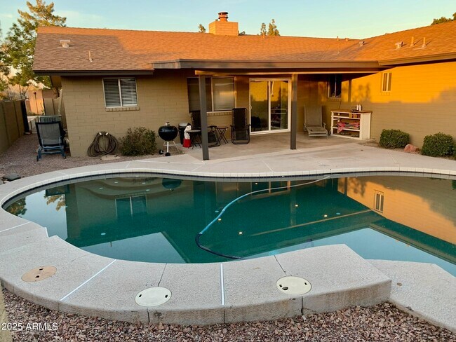 Primary Photo - 1235 W 12th Pl